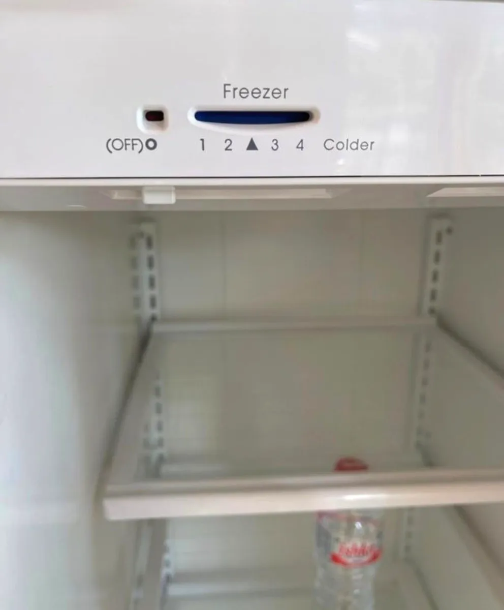 WHIRLPOOL AMERICAN FRIDGE FREEZER WITH WATER AND I - Image 4