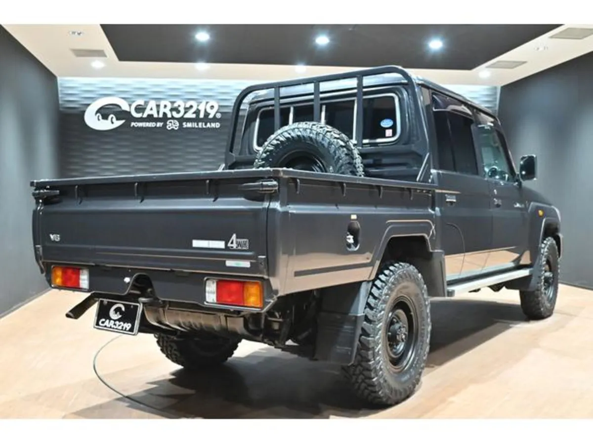 Toyota Landcruiser 70 Series 4.0 petrol Crewcab - Image 4