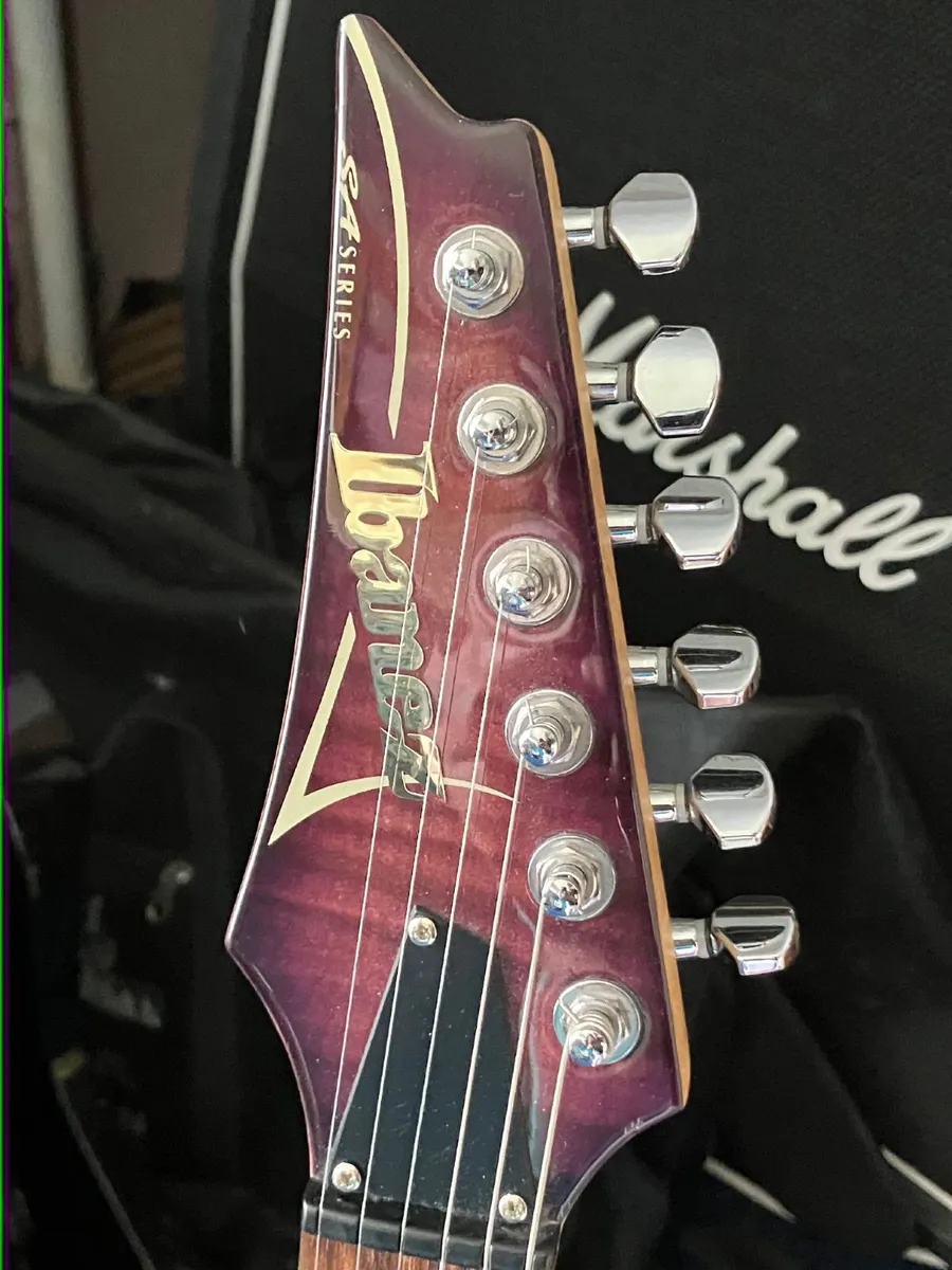 Ibanez Left-Handed Guitar + Free Electric Guitar - Image 3