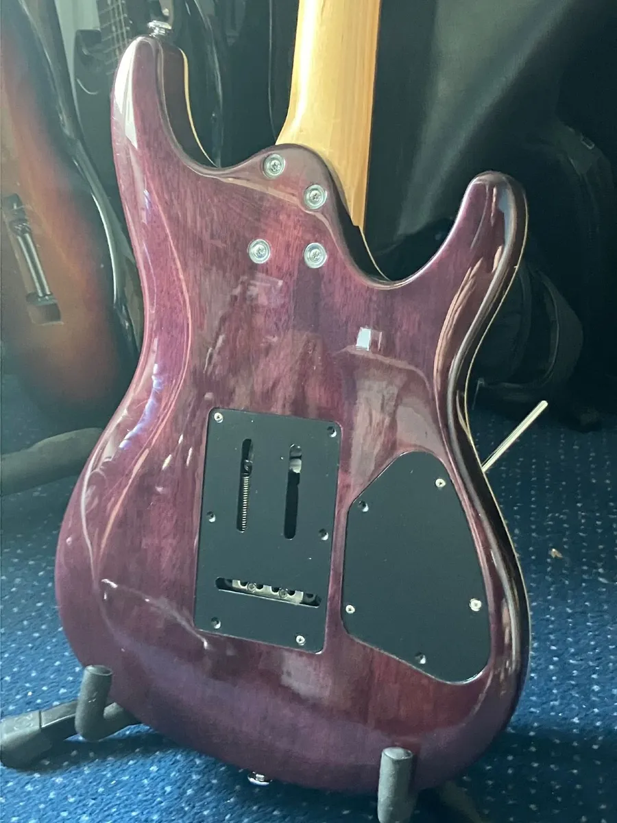 Ibanez Left-Handed Guitar + Free Electric Guitar - Image 4