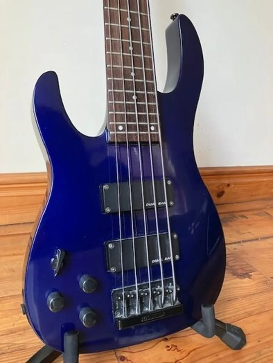Kramer Baretta Bass + Flight Case + Strings - Image 4