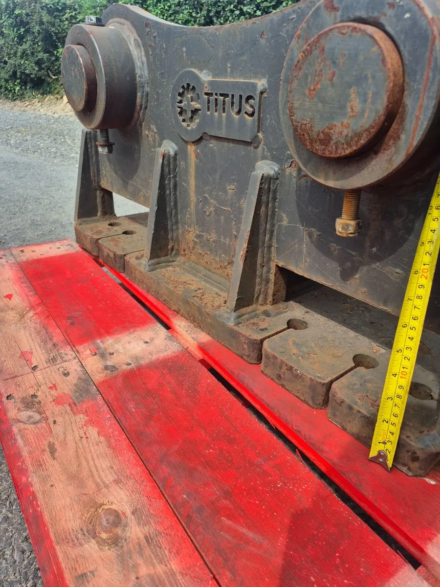 Digger cradle 30-40ton 100mm pins Titus made - Image 4