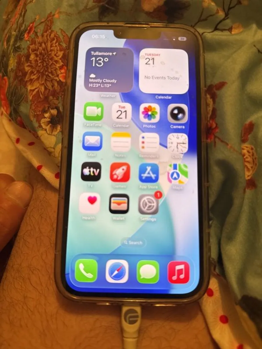 iphone - Image 1