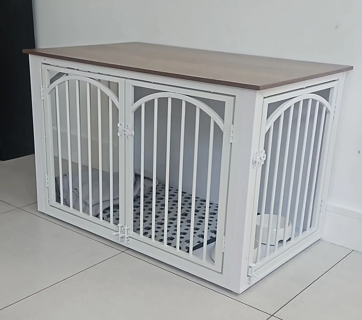 Dog's crate - Image 1
