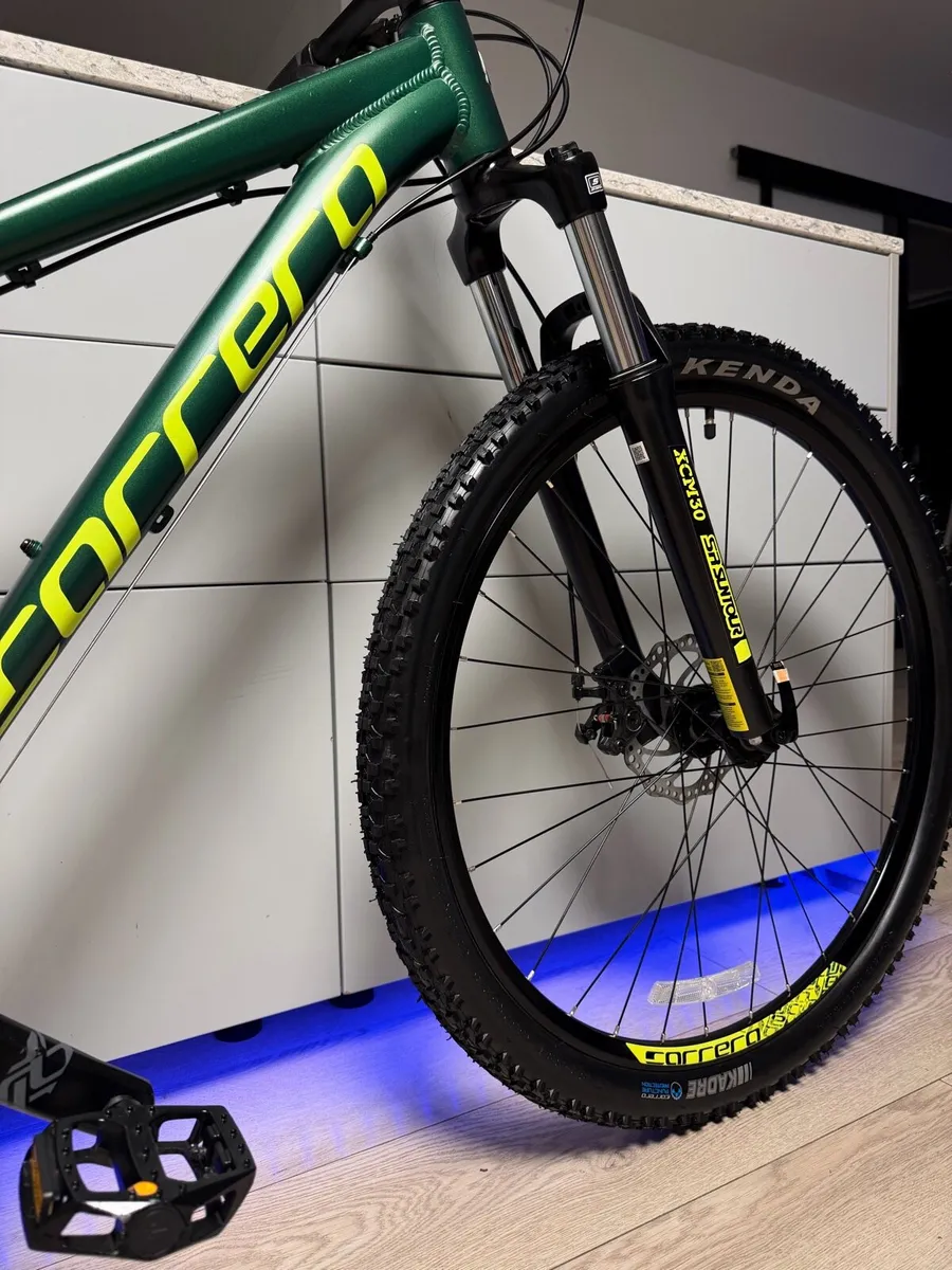 Carrera Vengeance Bike - Image 3