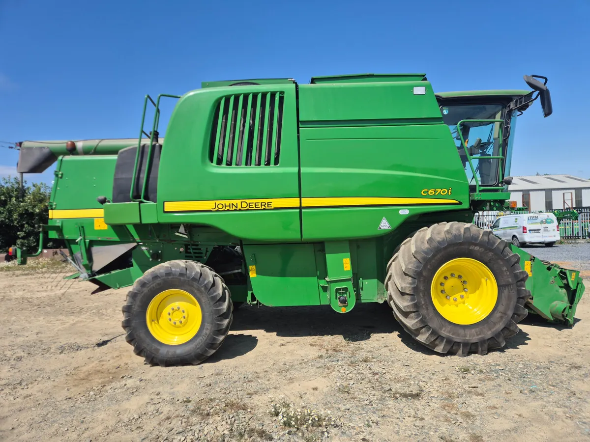 John Deere C670 2011 - Image 2