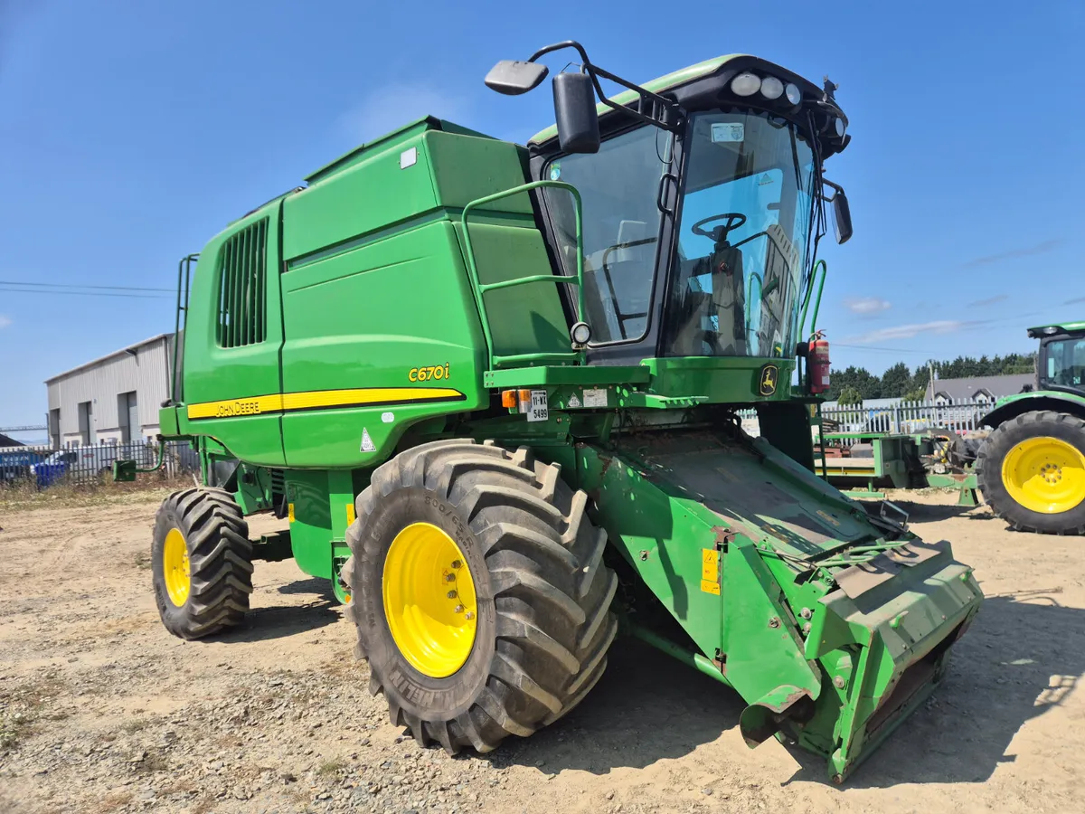 John Deere C670 2011 - Image 1