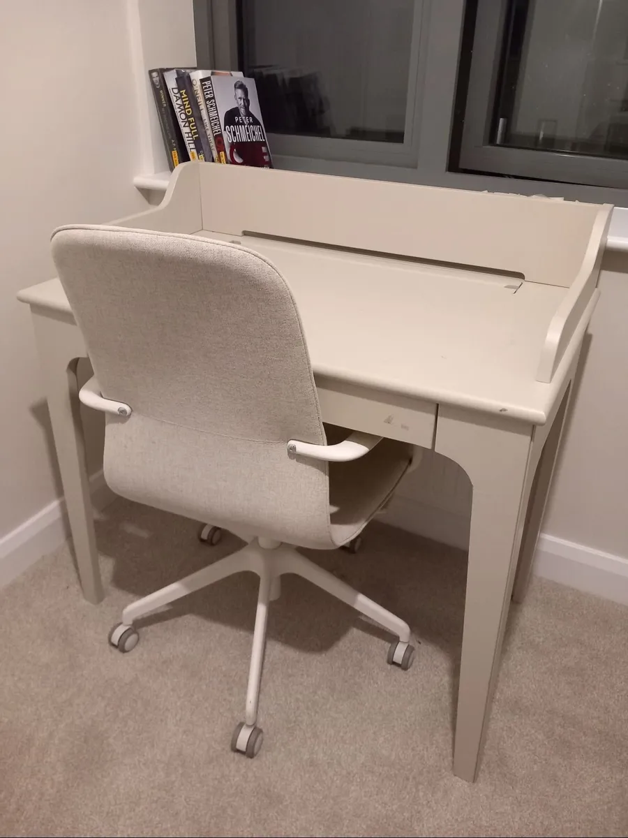 Desk and chair - Image 1