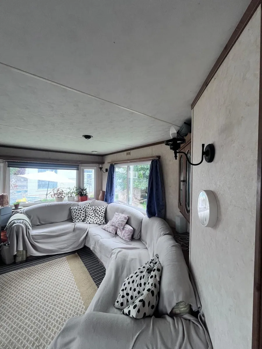 Three Bedroom Mobile Home - Bermuda 2000 - Image 4