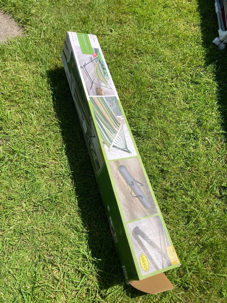 Easy to transport Hammock and Frame - Image 3