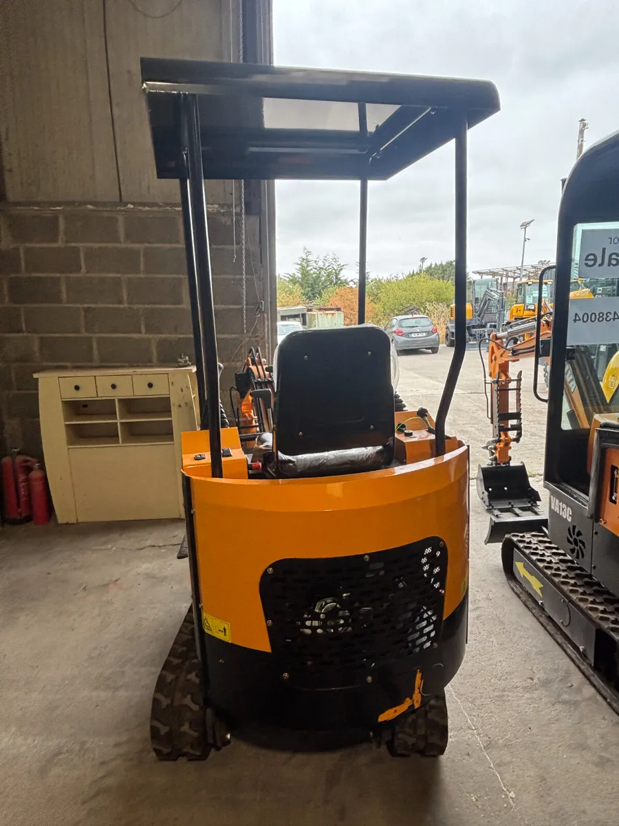 Miva VA15 mini Excavator - Image 4