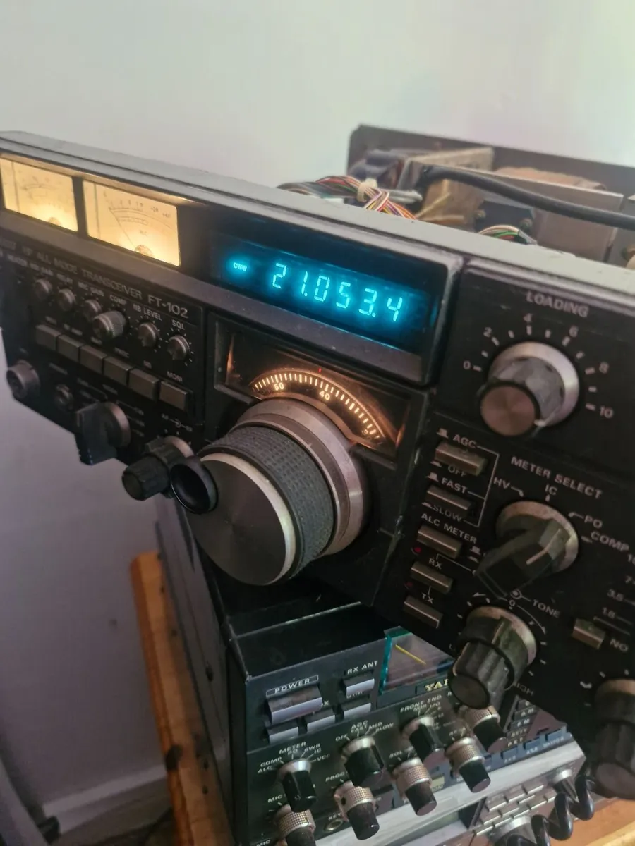 Yaesu ft -102. Icom 720A - Image 2