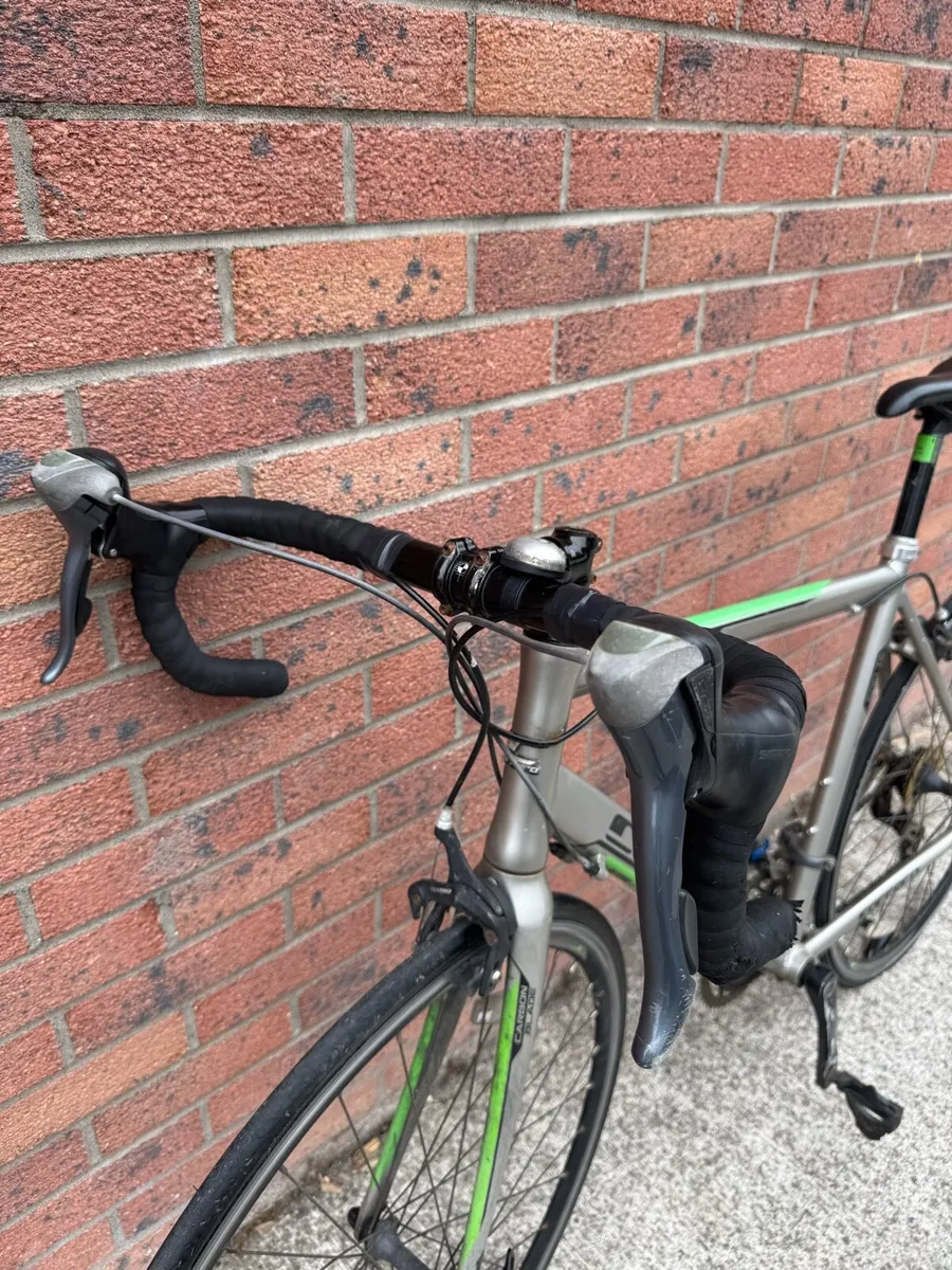 Carrera Vanquish Road Bike - Image 4
