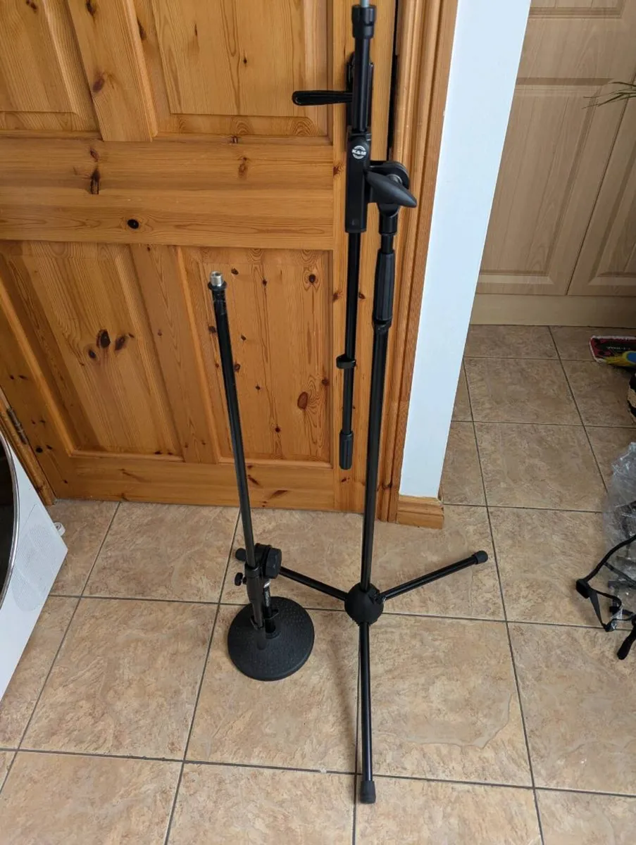 Microphone stands