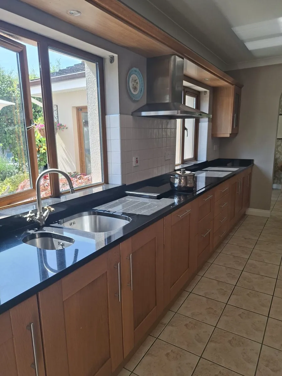 Solid Wood Shaker Oak Kitchen - Image 1