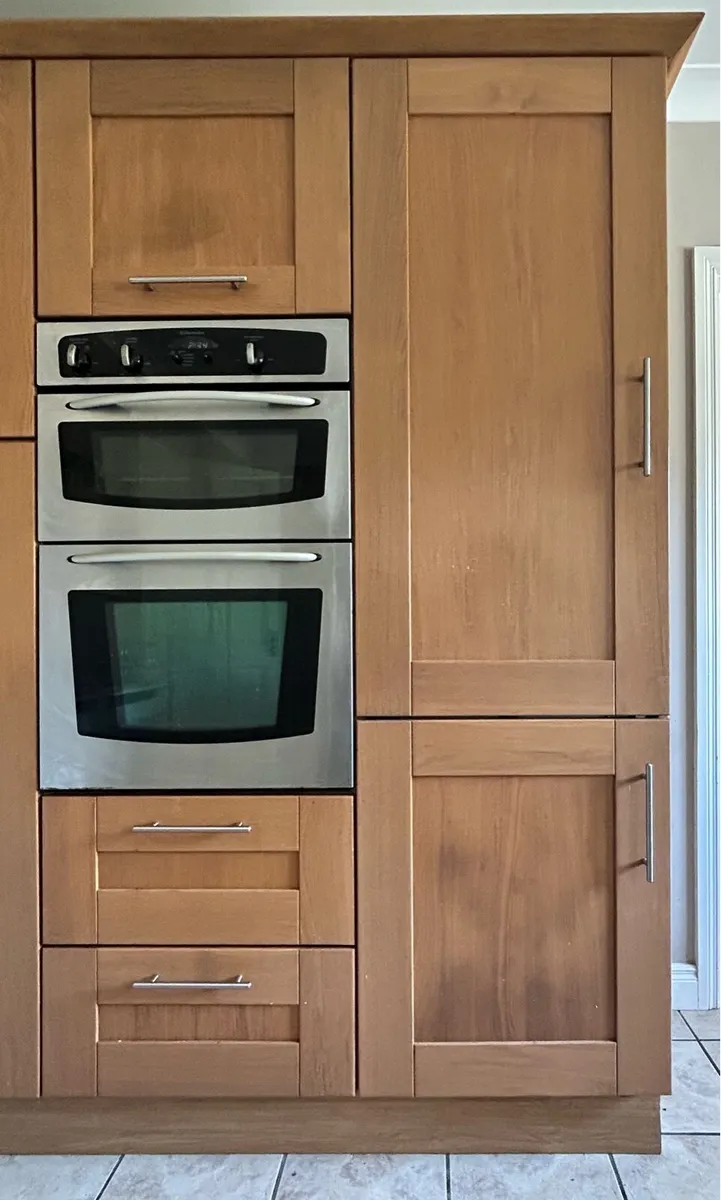 Solid Wood Shaker Oak Kitchen - Image 2