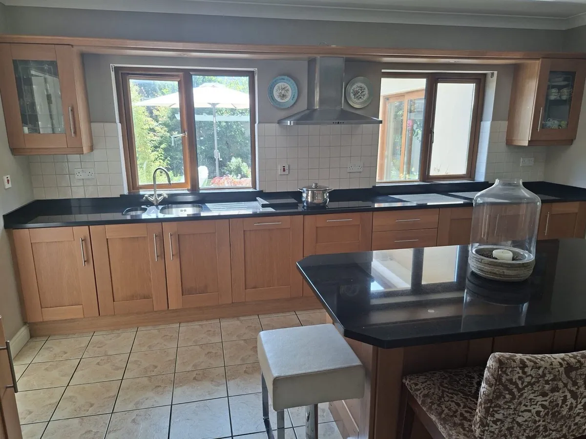 Solid Wood Shaker Oak Kitchen - Image 4