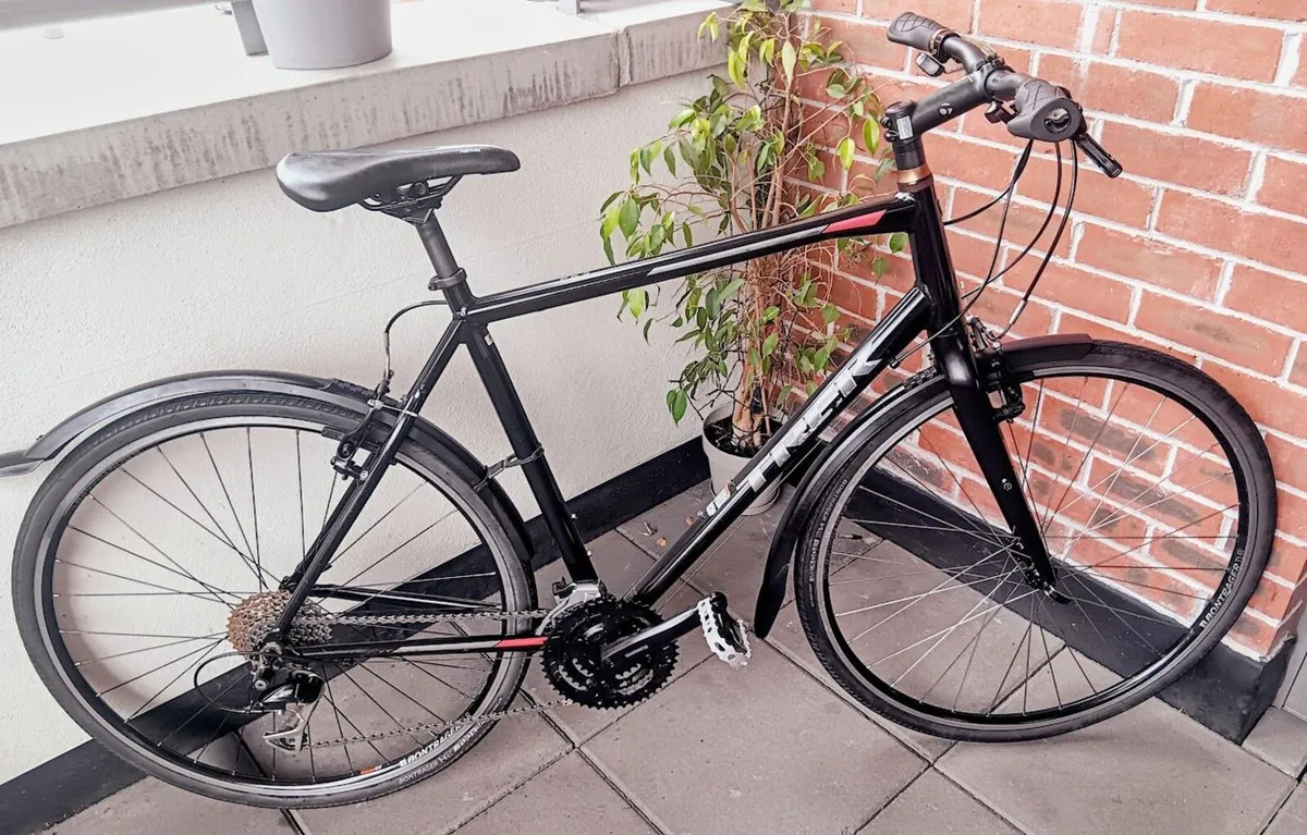 XL trek road bike in perfect condition - Image 1
