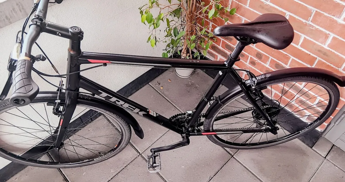 XL trek road bike in perfect condition - Image 2
