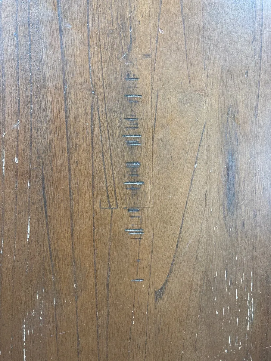 Dining table and 8 chairs - Image 2