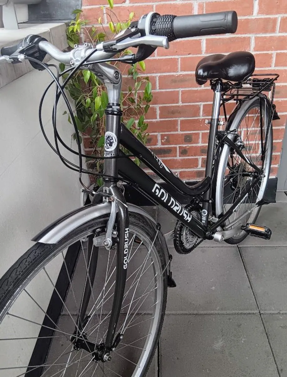 ladies goldrush road bike in perfect condition - Image 3