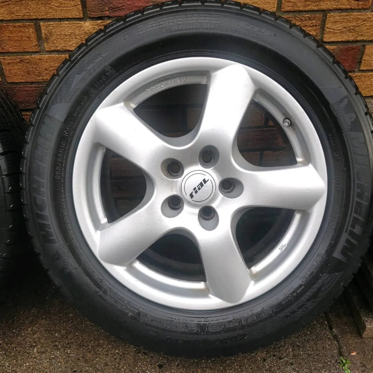 Set of 4 x 18inch 120 fit Alloys