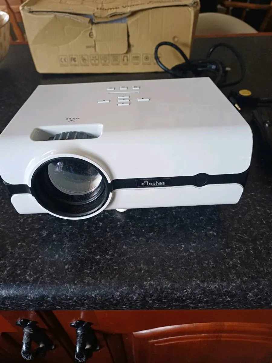 Elephas Home projector - Image 1
