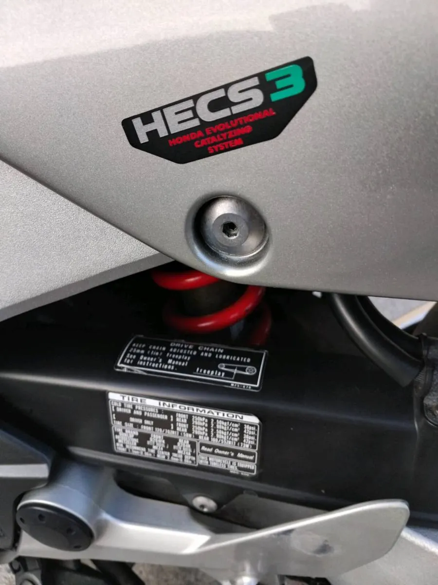 Honda vfr 800 - Image 4