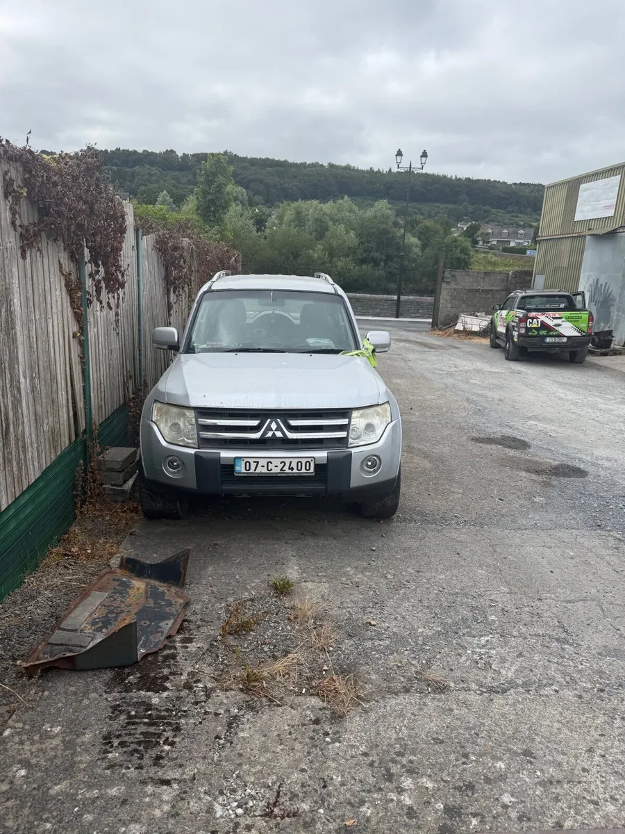 Pajero 3.2 - Image 3