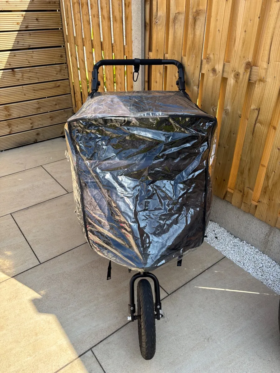 Out n about double buggy - Image 1