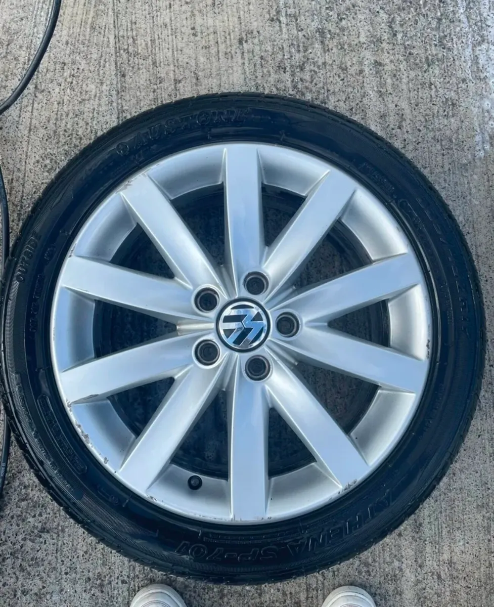 17" Volkswagen Alloy Wheels with Tyres - Image 4
