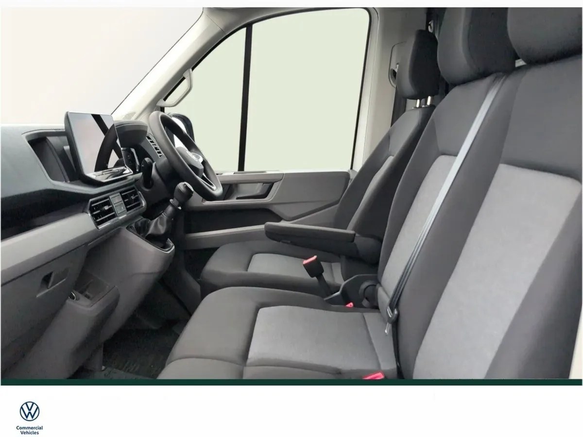 Volkswagen Crafter 35 VAN MWB TRENDLINE TDI 140HP - Image 4