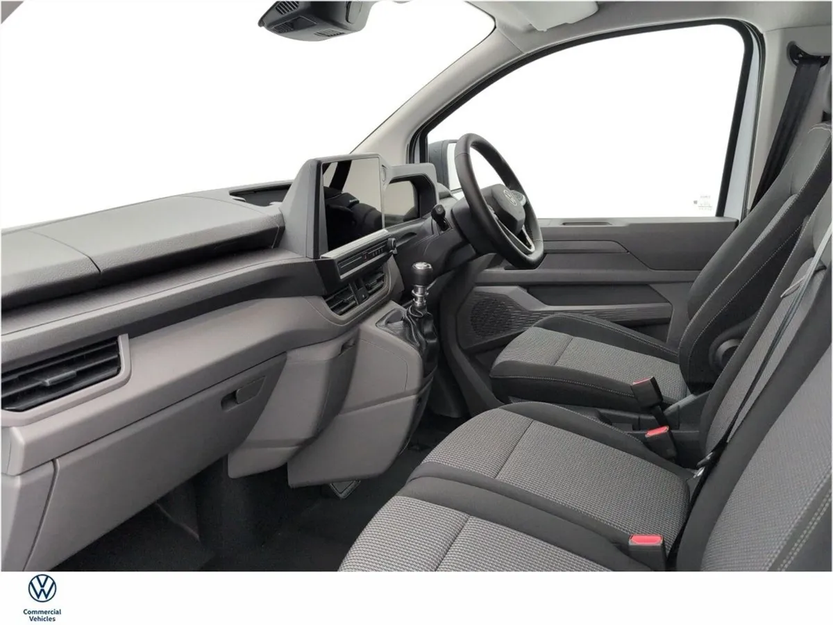 Volkswagen Transporter 30 VAN LWB TRENDLINE 110HP - Image 4