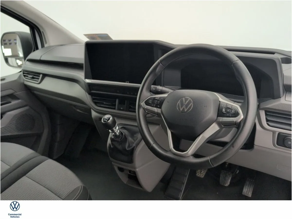 Volkswagen Transporter 28 VAN LWB TRENDLINE 110HP - Image 4