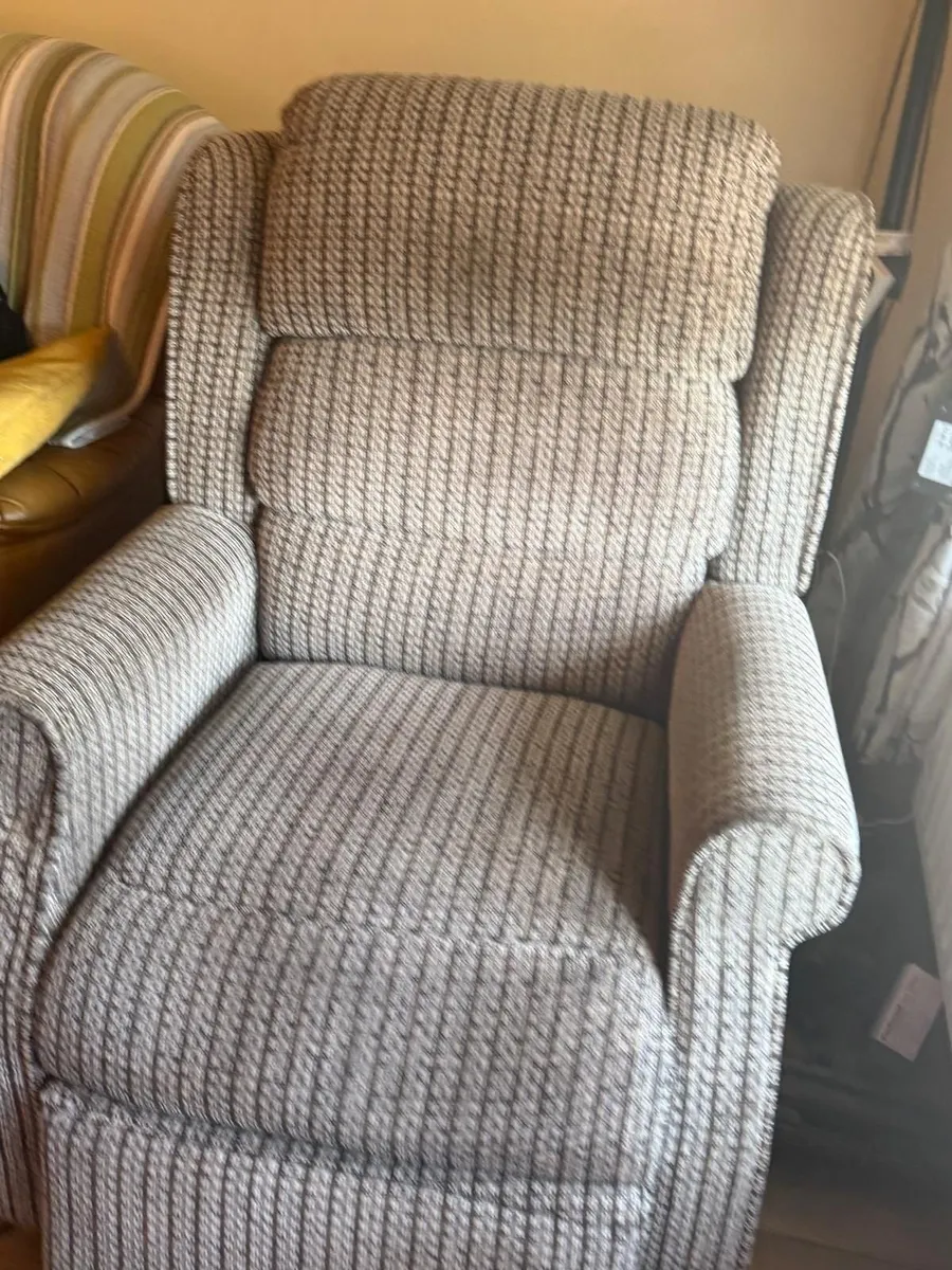 Power Lift and Rise Recliner - Image 3