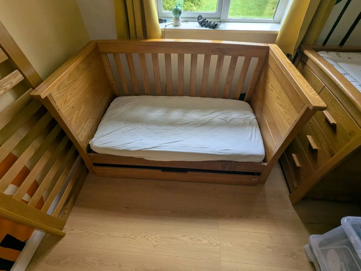 Cot bed and changing unit - Image 1