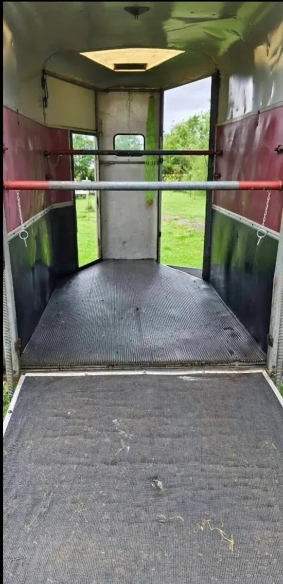Ivory Williams 505 Horse Box - Image 4