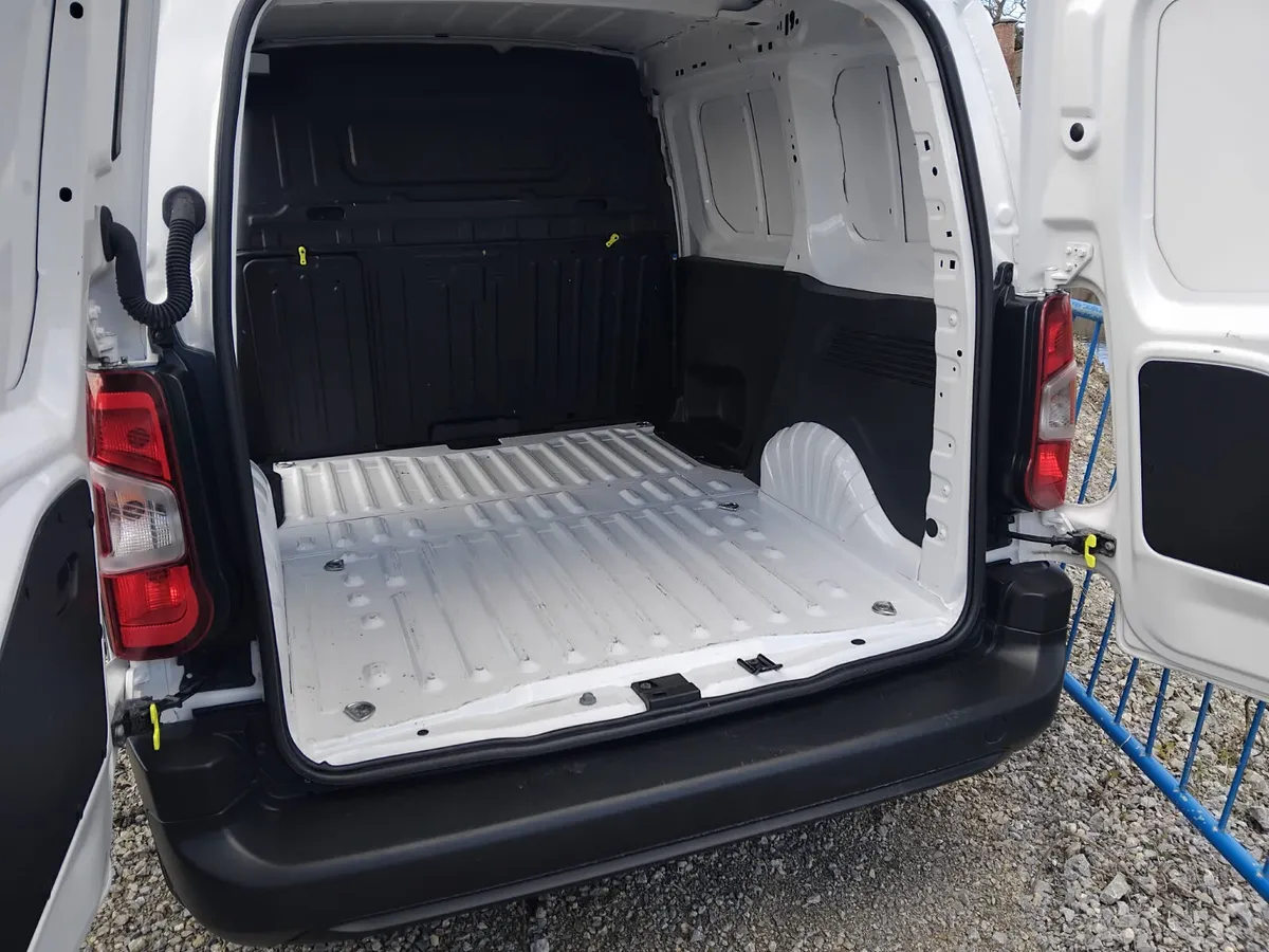 Opel Combo 2023 - Image 4