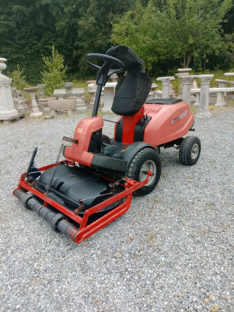 Briggs and Stratton engine ride on mower - Image 1