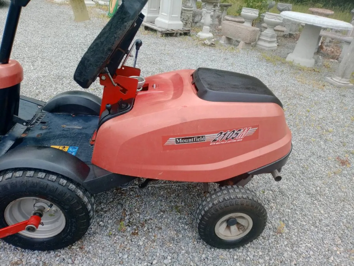 Briggs and Stratton engine ride on mower - Image 2