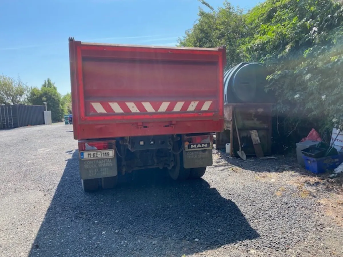 MAN TGS 35.400 8 x 4 Tipper Truck - Image 2