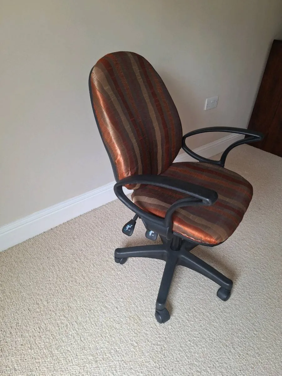 Free to take away: Office Chair - Image 2
