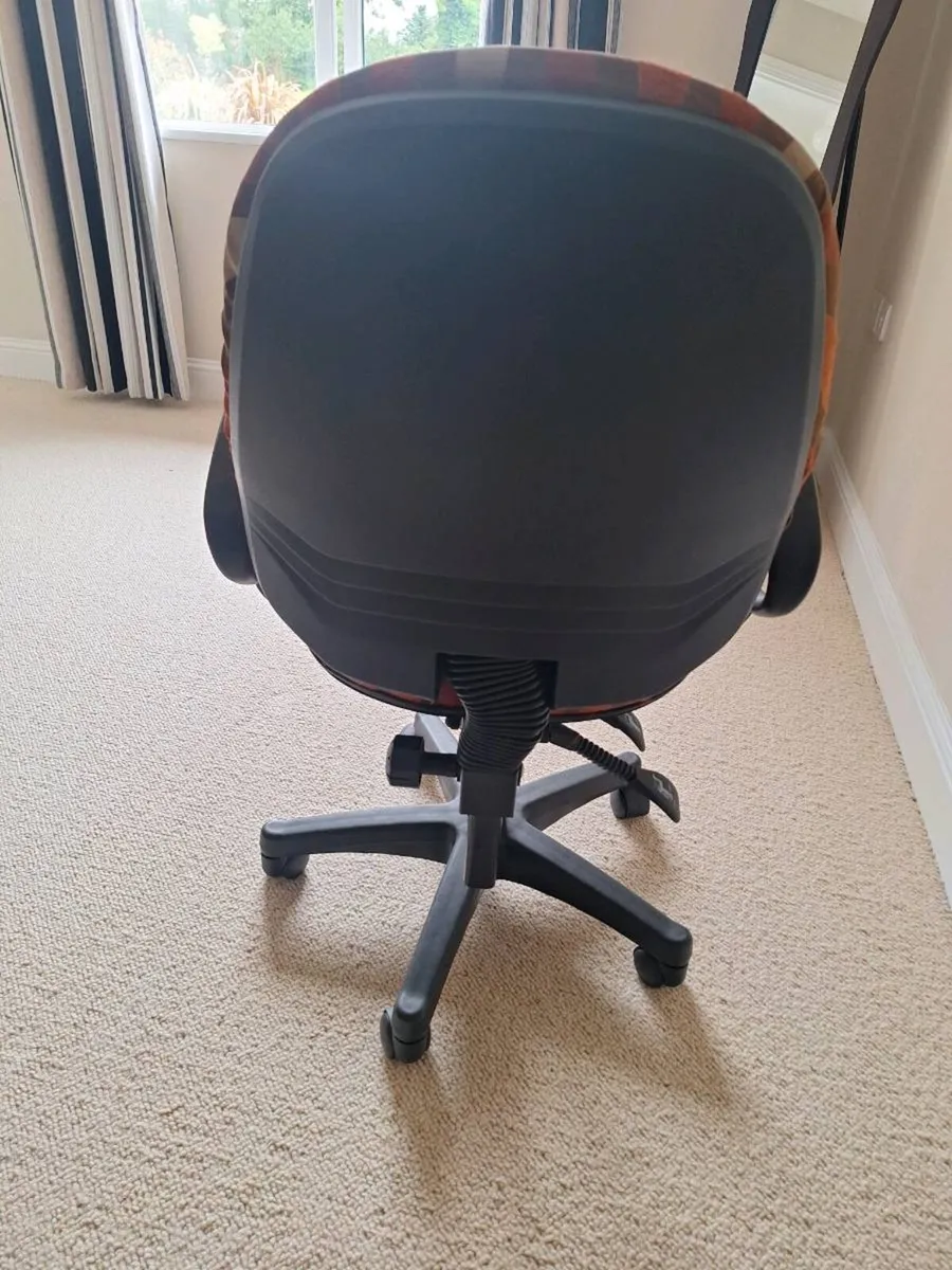 Free to take away: Office Chair - Image 4