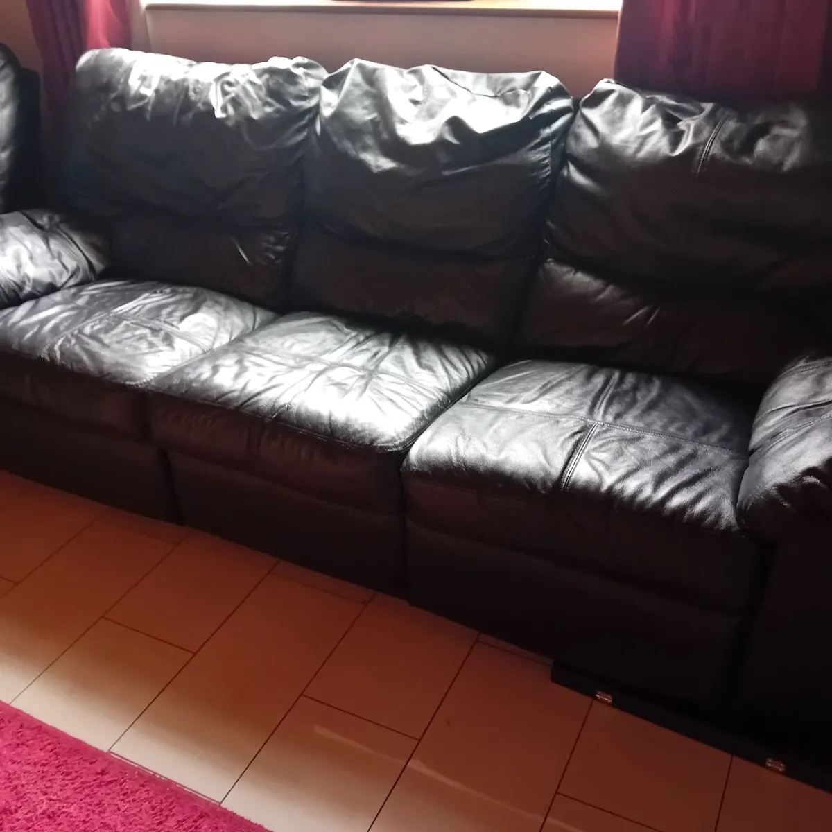 Leather sofa suite - Image 1