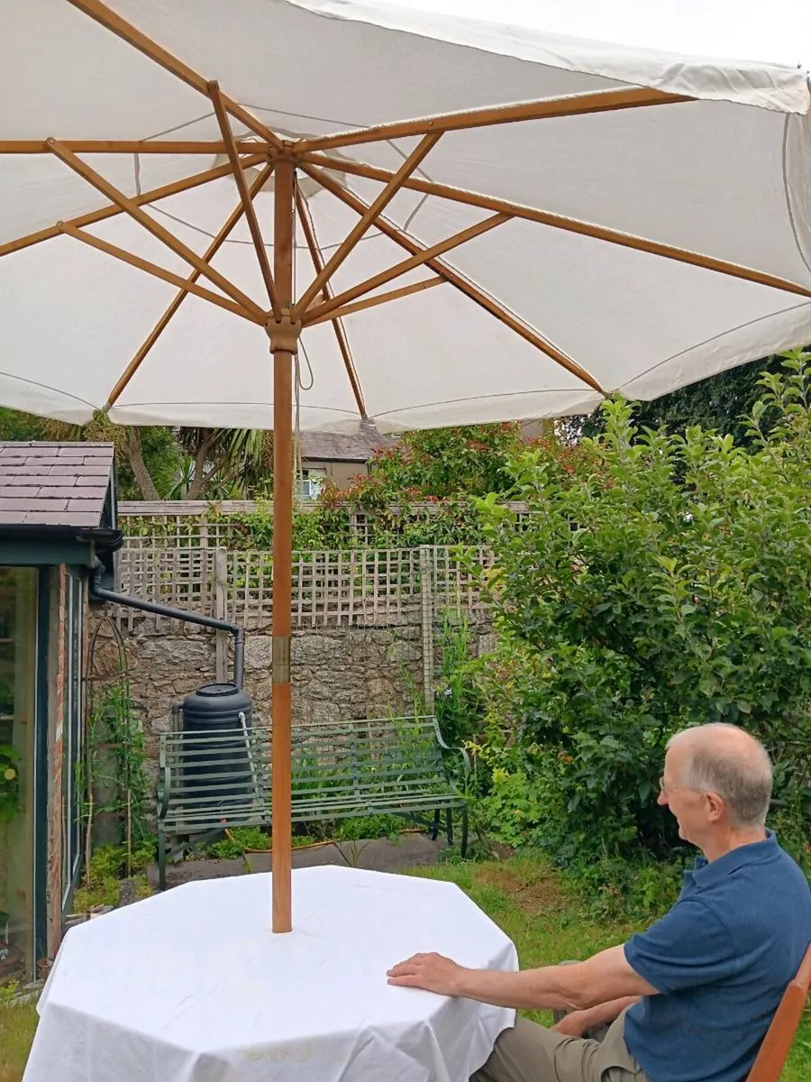 Garden table & umbrella - Image 3