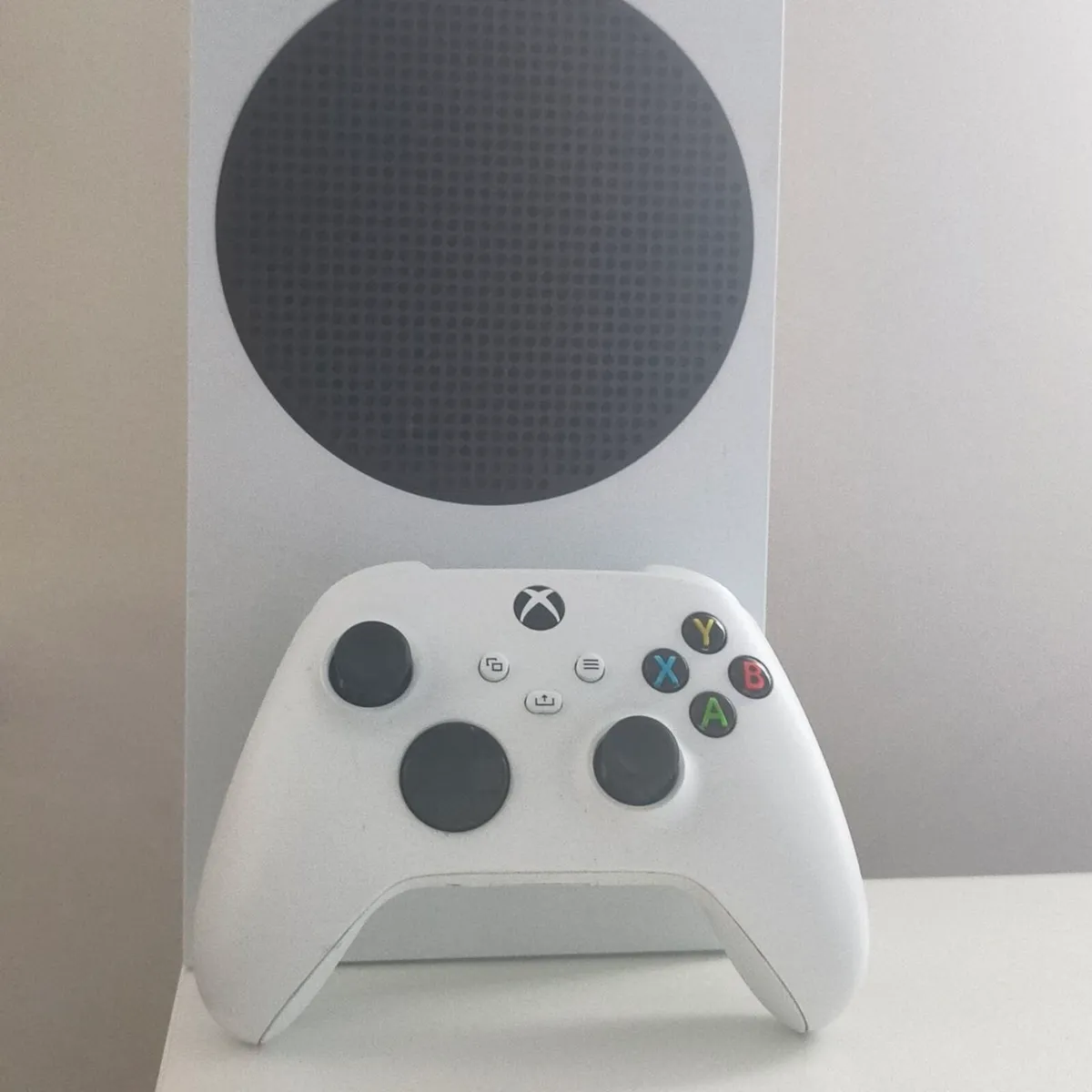 Xbox Series S Console 512GB + Wireless Controller - Image 1
