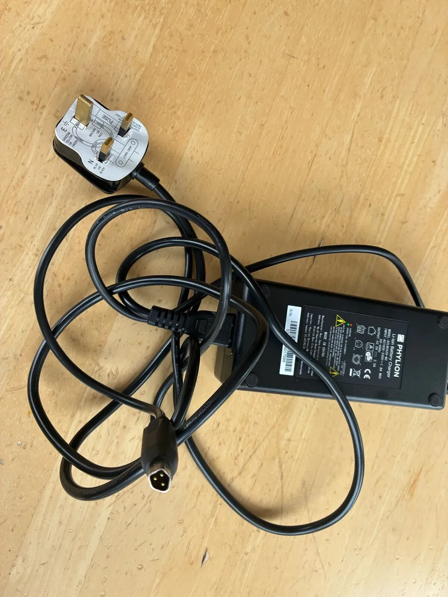 Ridgeback Arcus e bike Charging Unit - Image 1