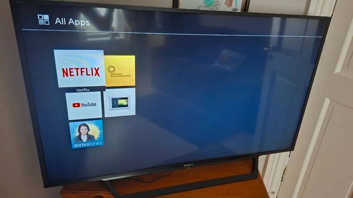 Smart TV - Image 1