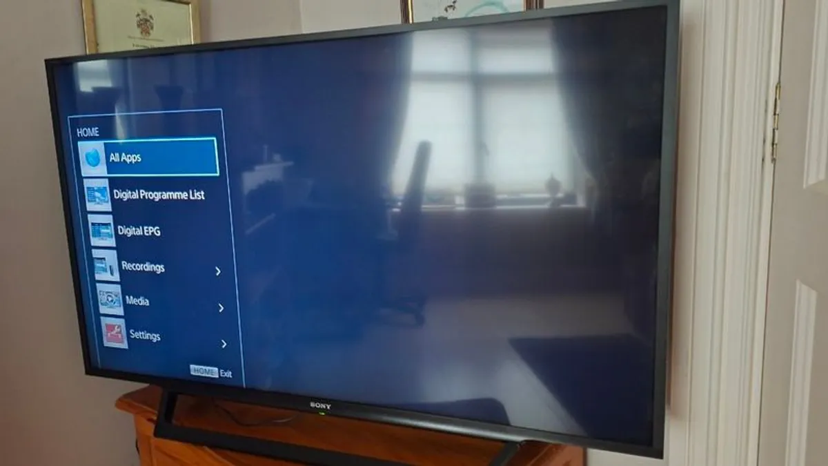 Smart TV - Image 3
