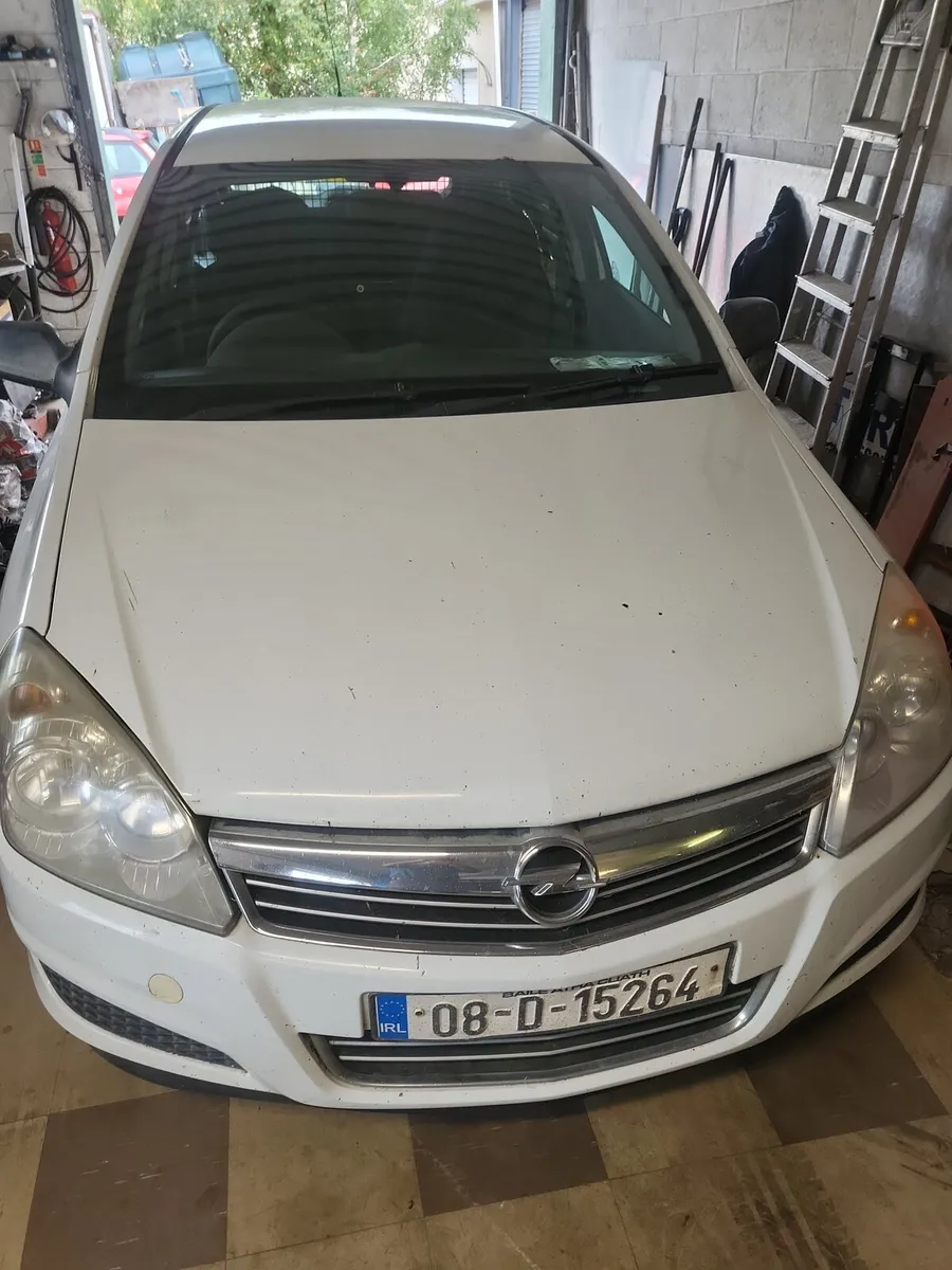 Opel Astra  estate car van 2008 - Image 1